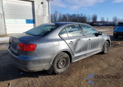 2014 Volkswagen Jetta Base z USA, uszkodzony, nr VIN 3VW2K7AJ2EM329304